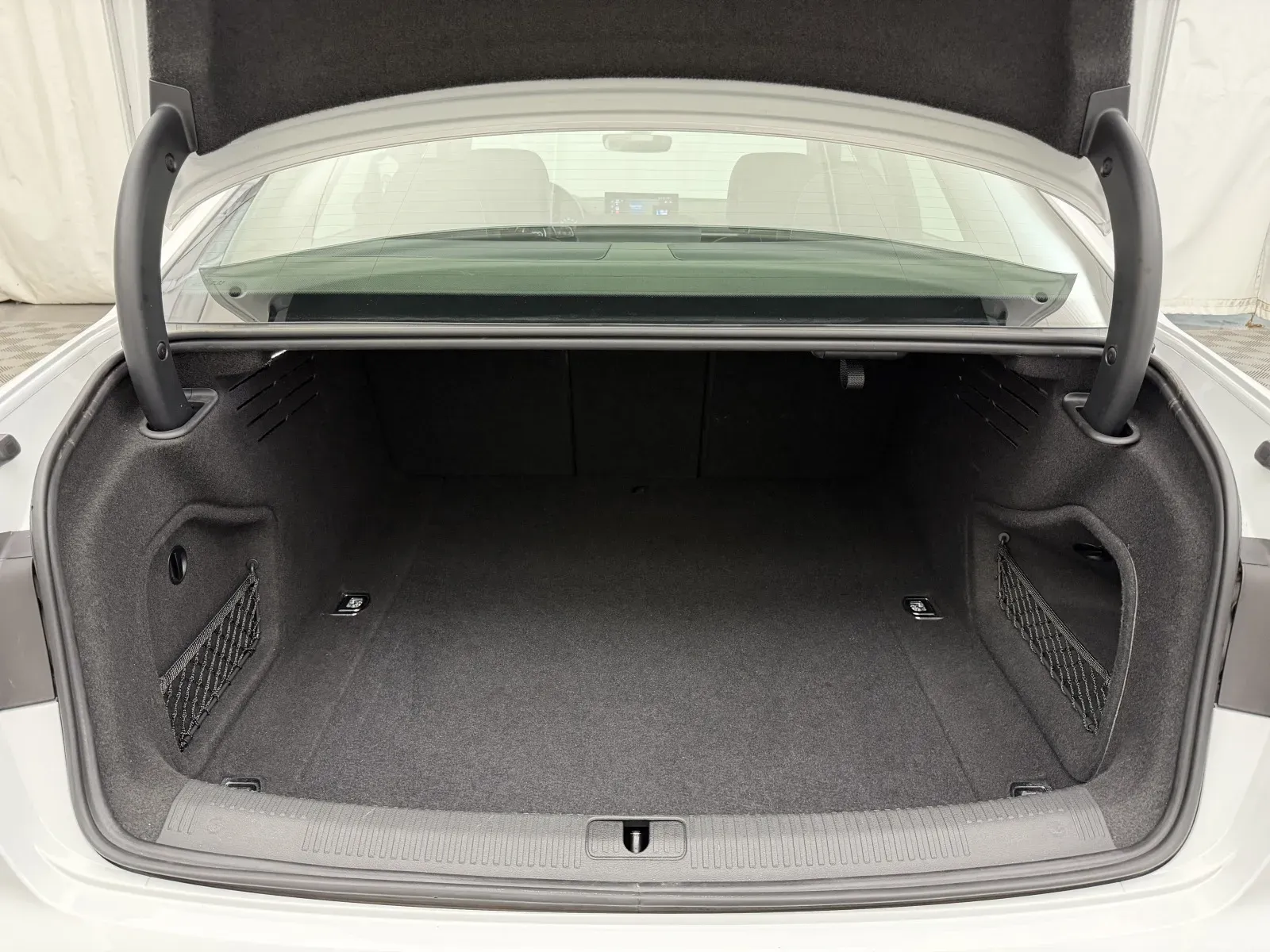 Audi A4 photo 34