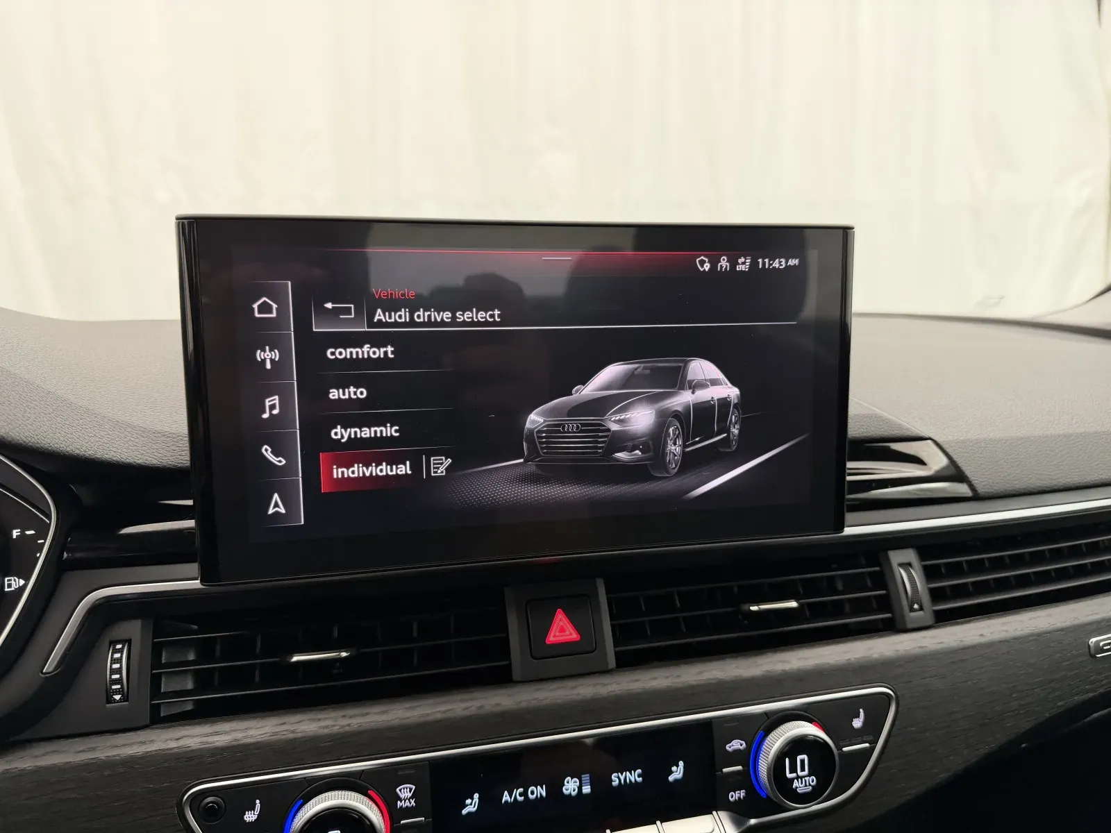 Audi A4 photo 22