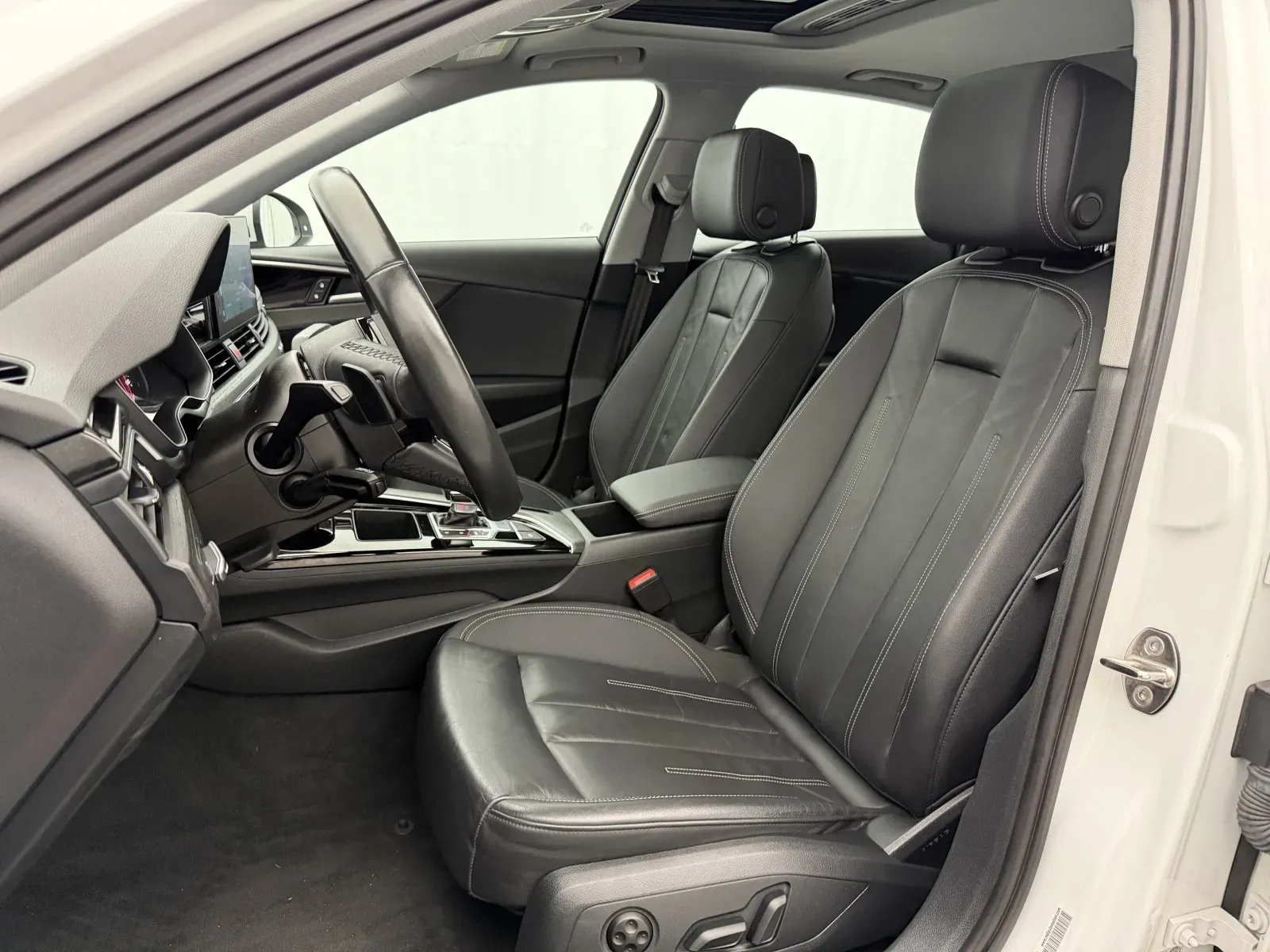Audi A4 photo 9