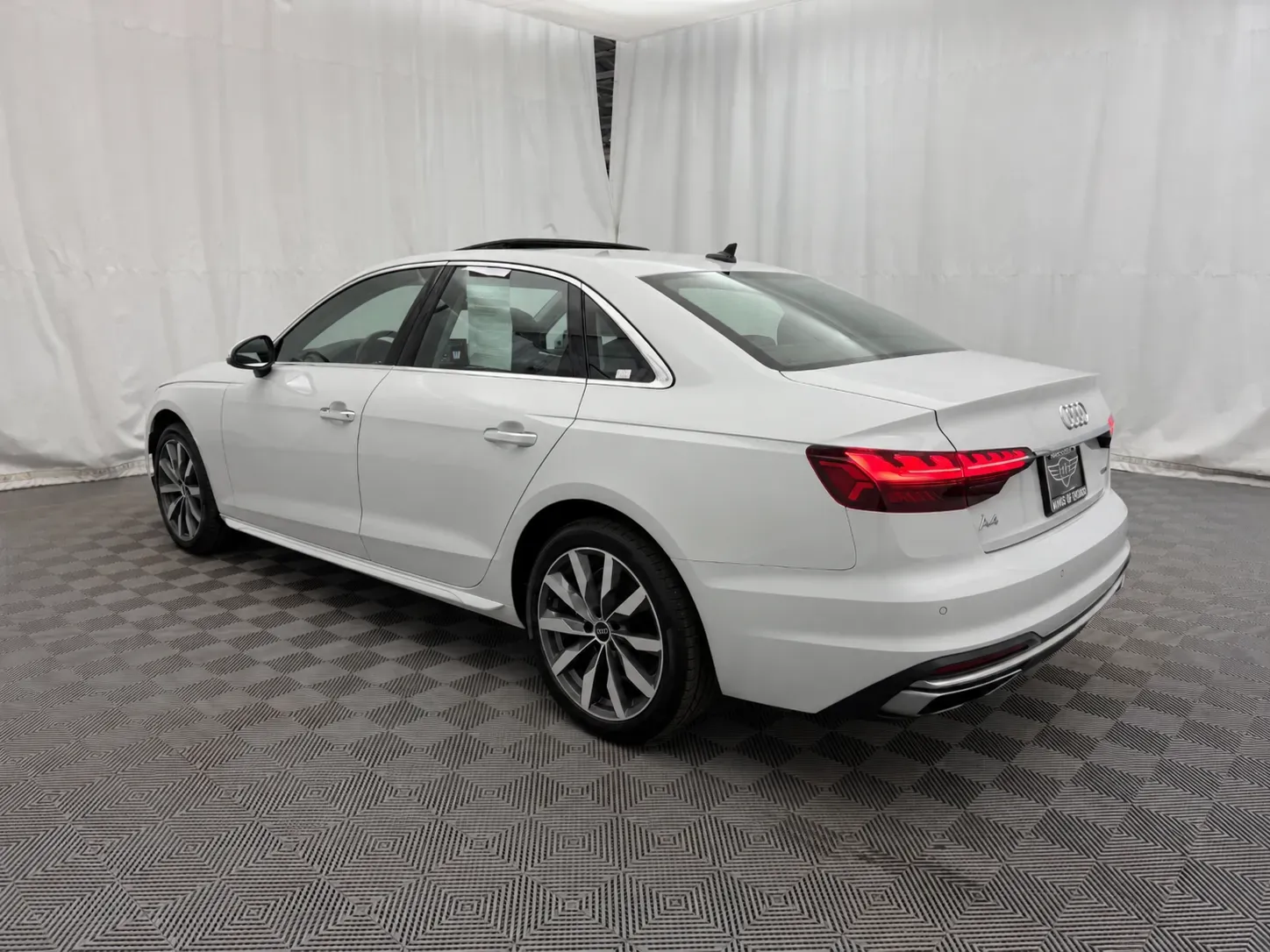 Audi A4 photo 7