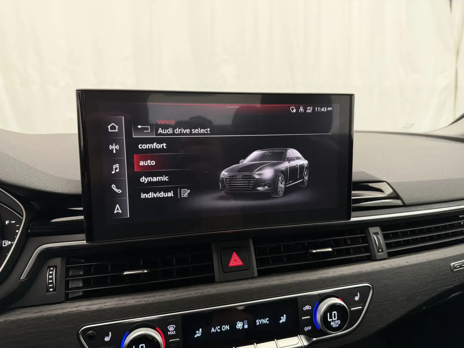 Audi A4 photo 20