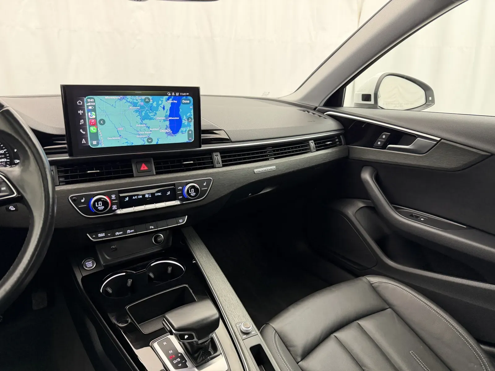Audi A4 photo 17