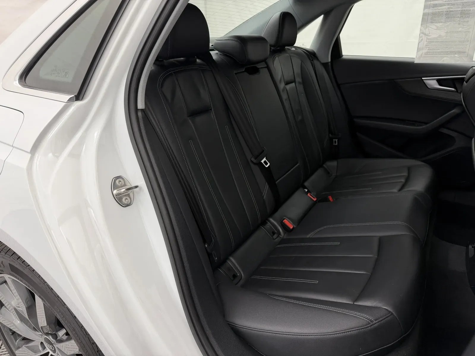Audi A4 photo 32