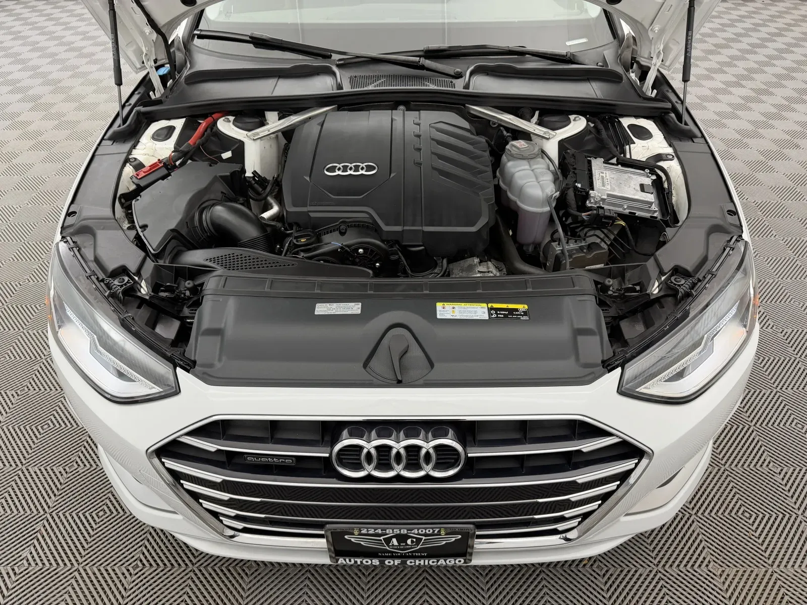 Audi A4 photo 35