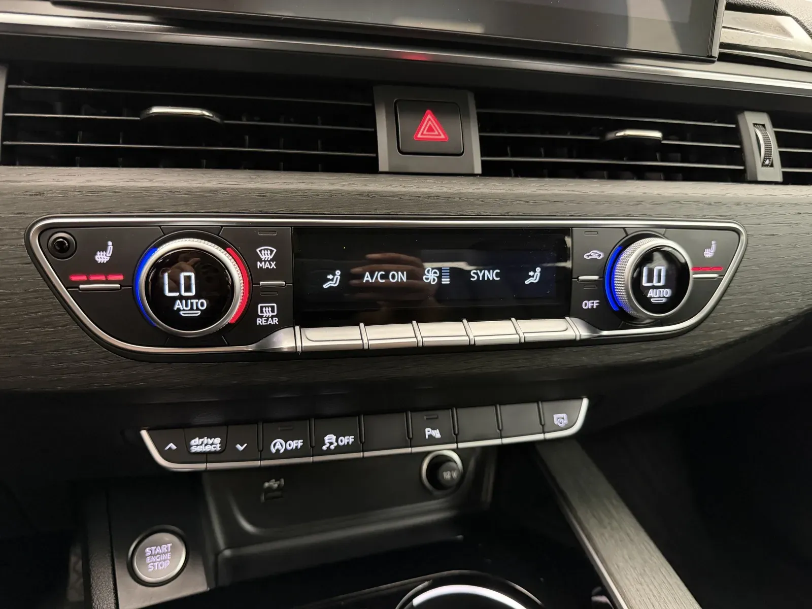 Audi A4 photo 27