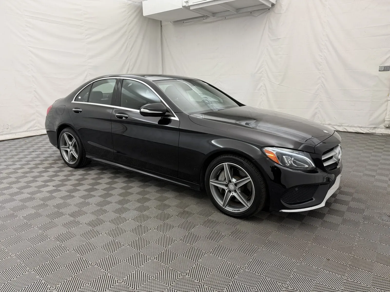 Mercedes-Benz C-Class photo 4