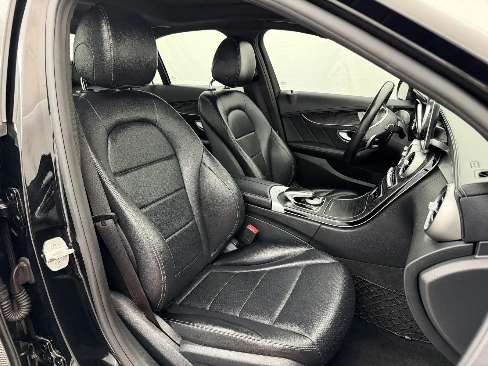 Mercedes-Benz C-Class photo 31