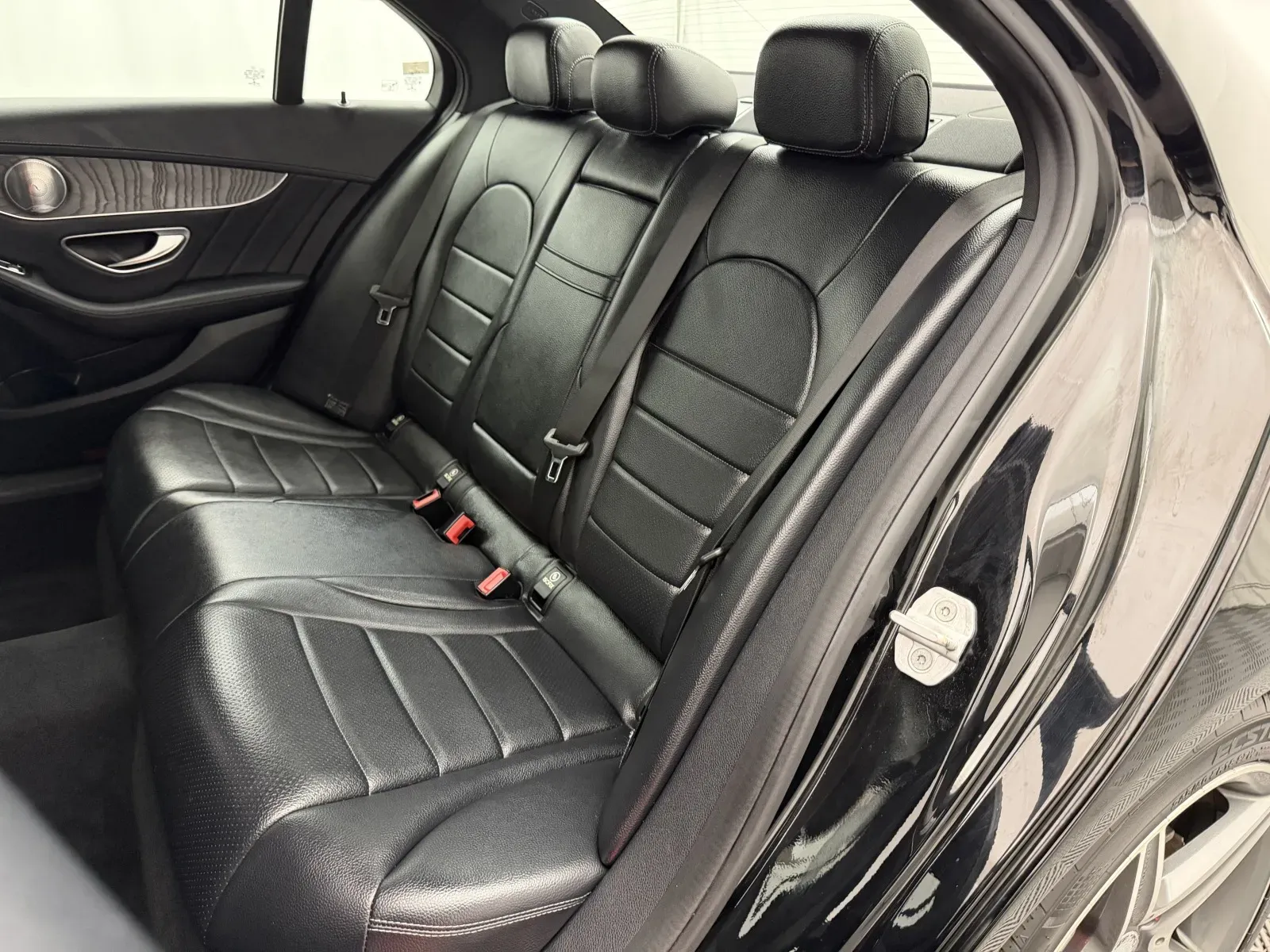 Mercedes-Benz C-Class photo 29