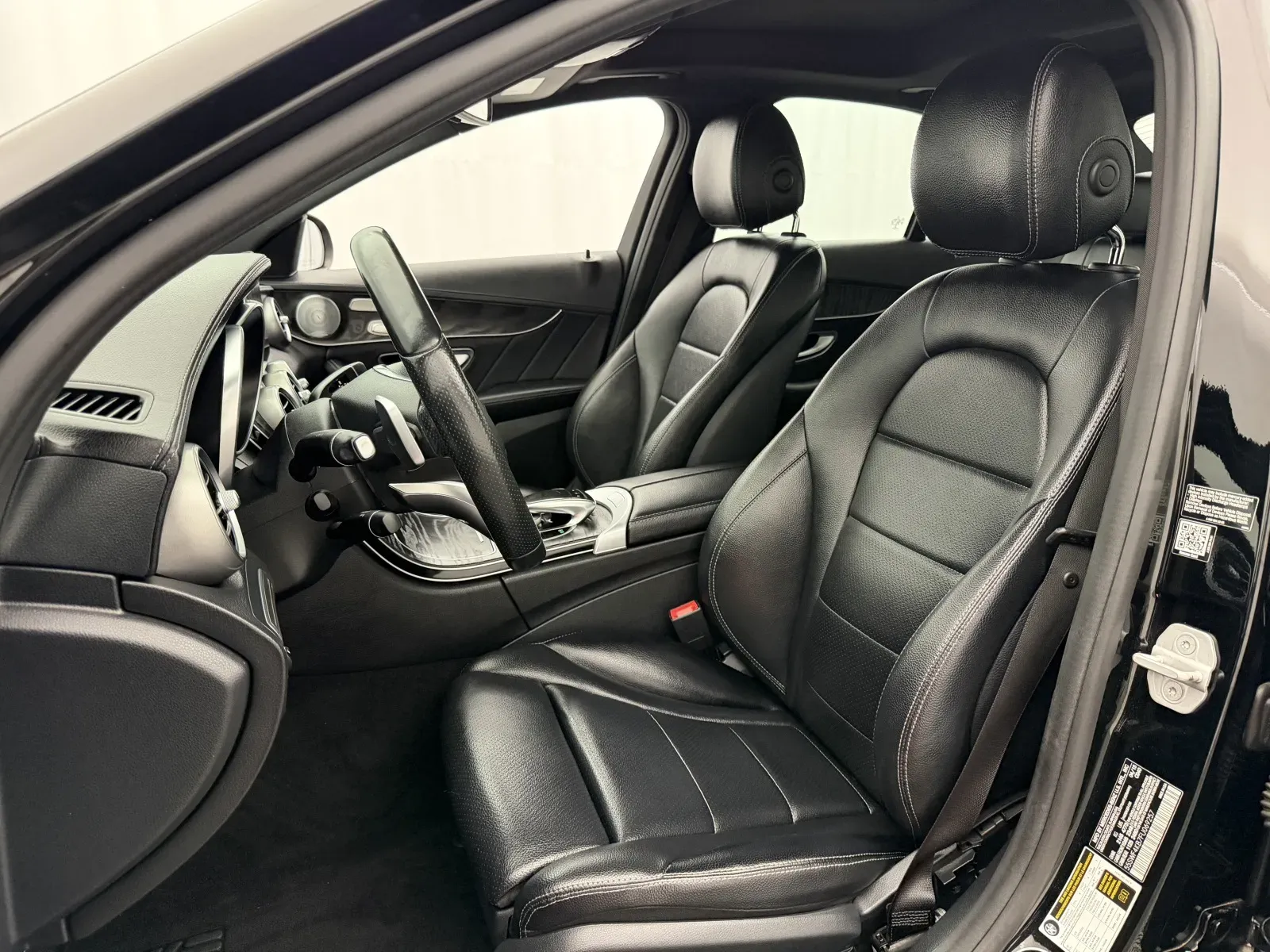 Mercedes-Benz C-Class photo 9