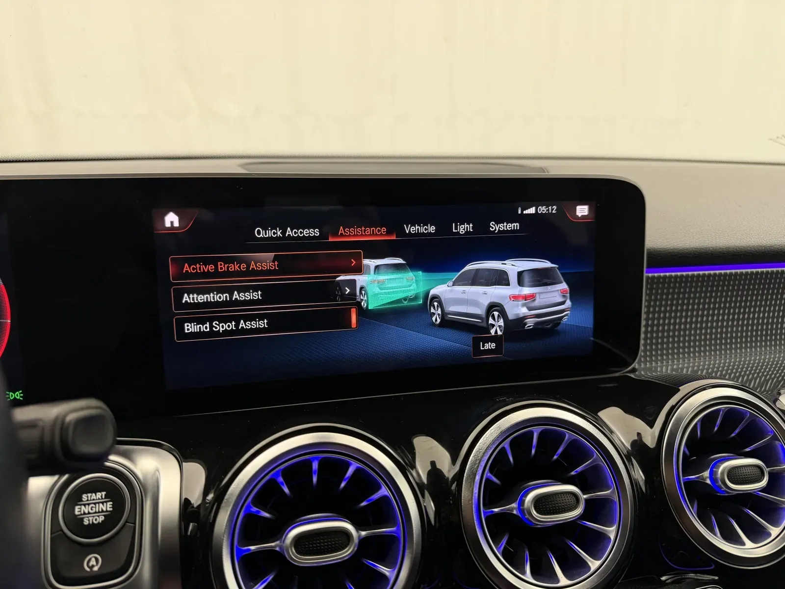 Mercedes-Benz GLB photo 24