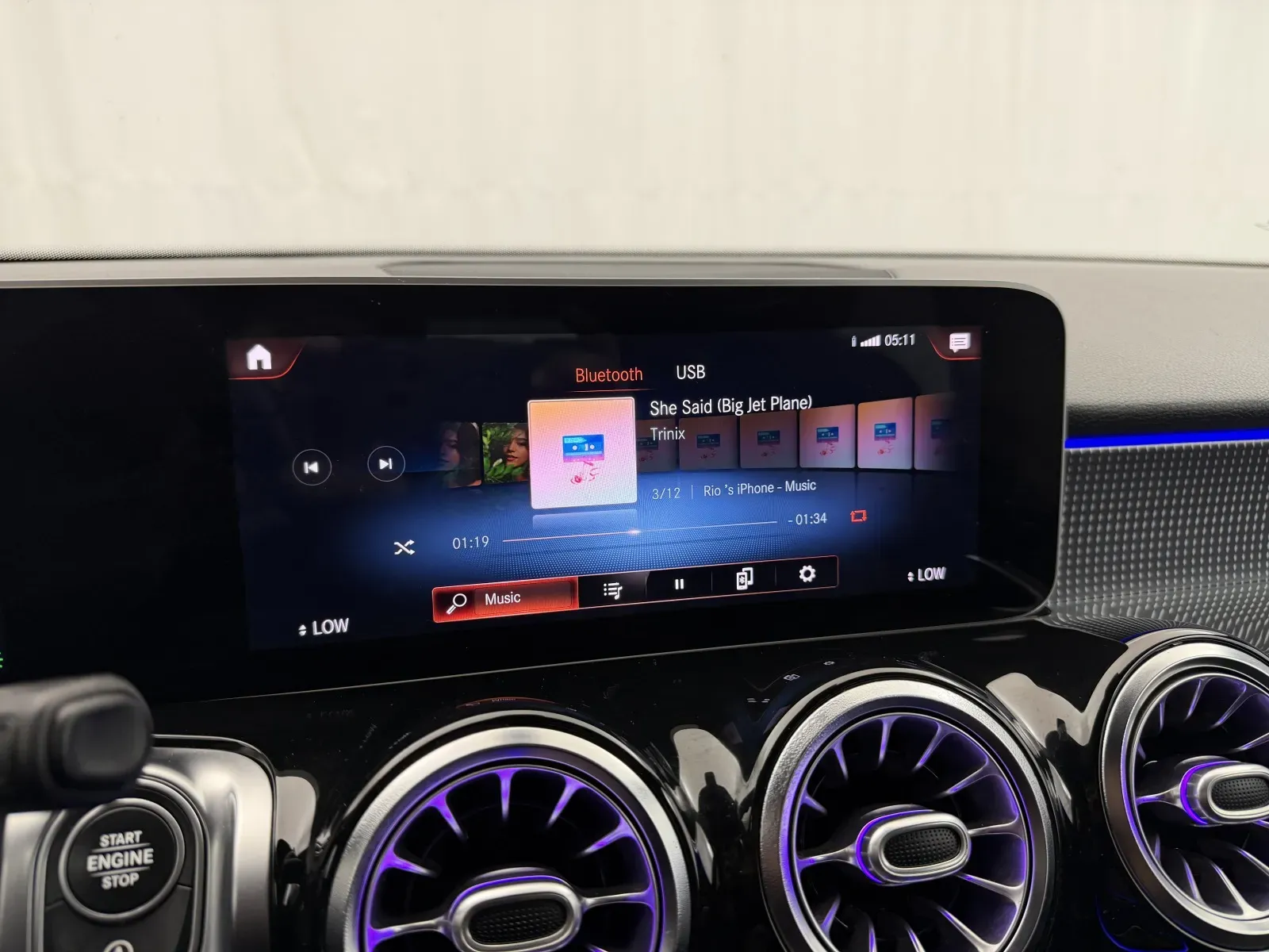 Mercedes-Benz GLB photo 29