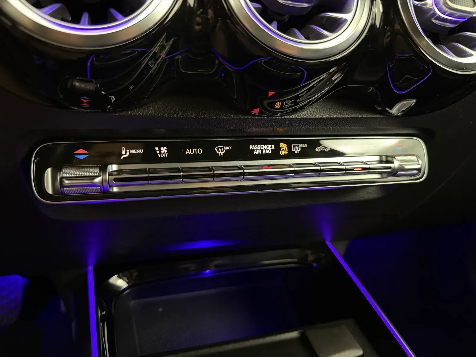 Mercedes-Benz GLB photo 31