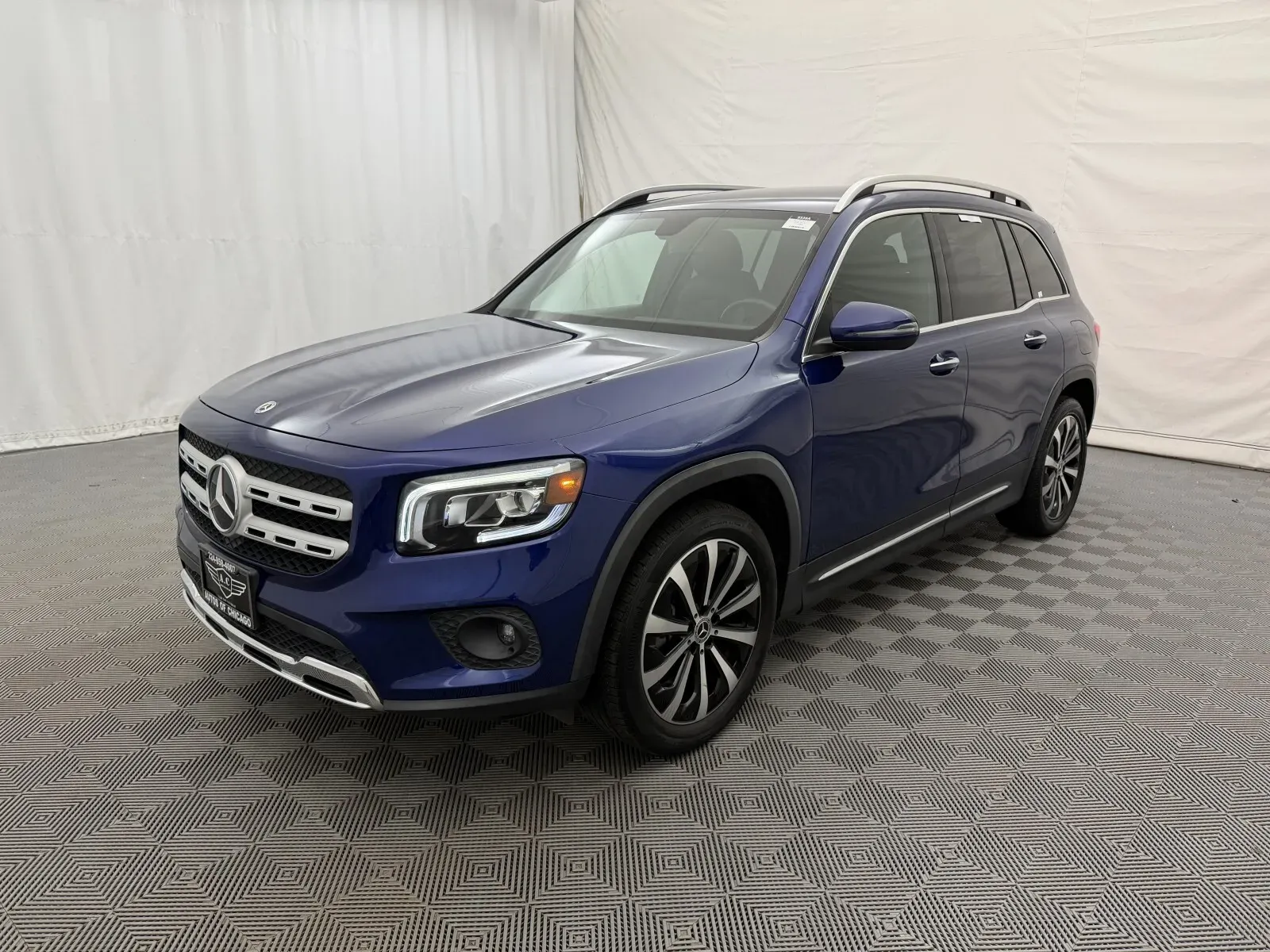 Mercedes-Benz GLB photo 2