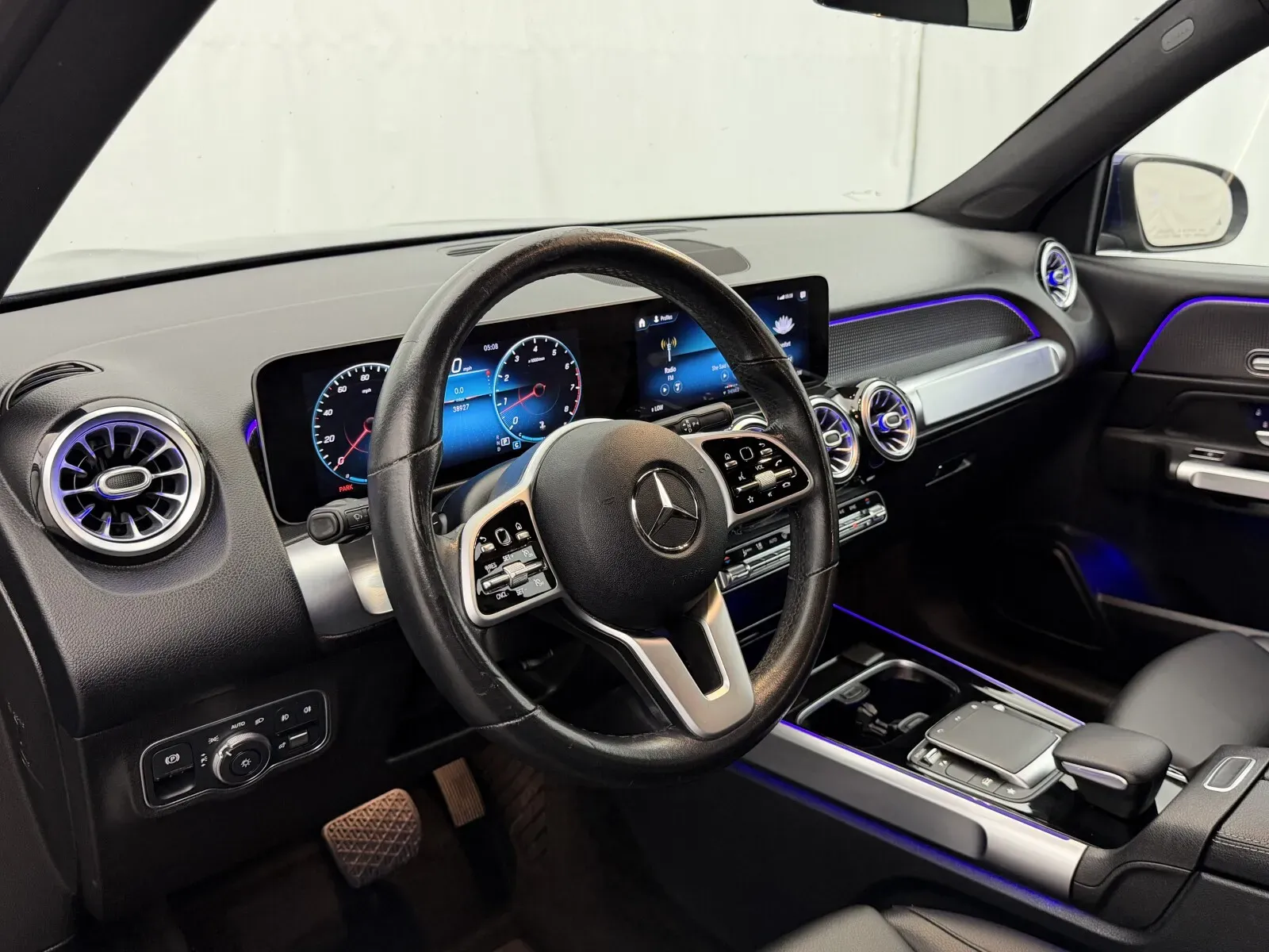 Mercedes-Benz GLB photo 10