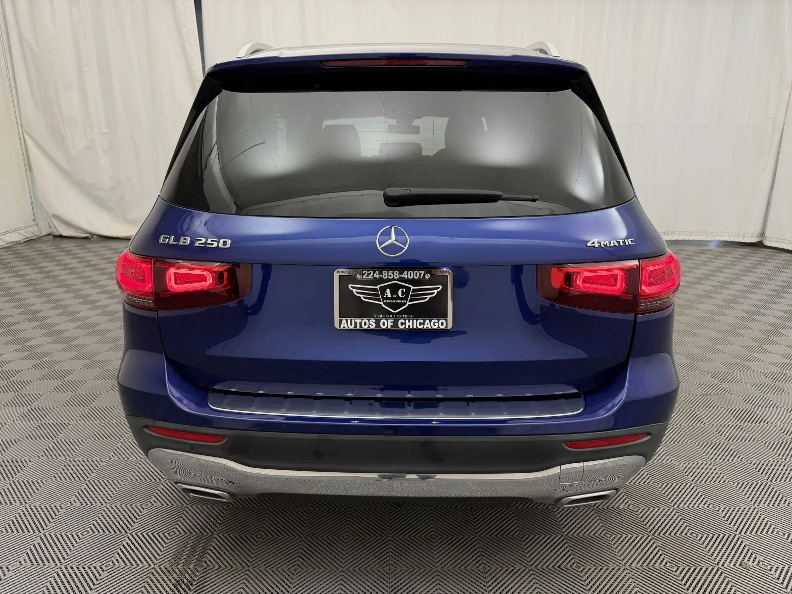 Mercedes-Benz GLB photo 6