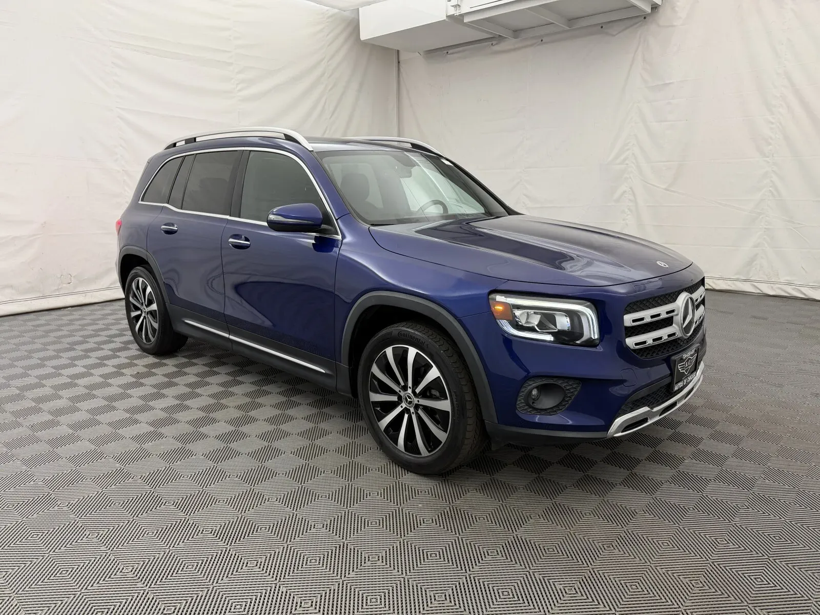 Mercedes-Benz GLB photo 4