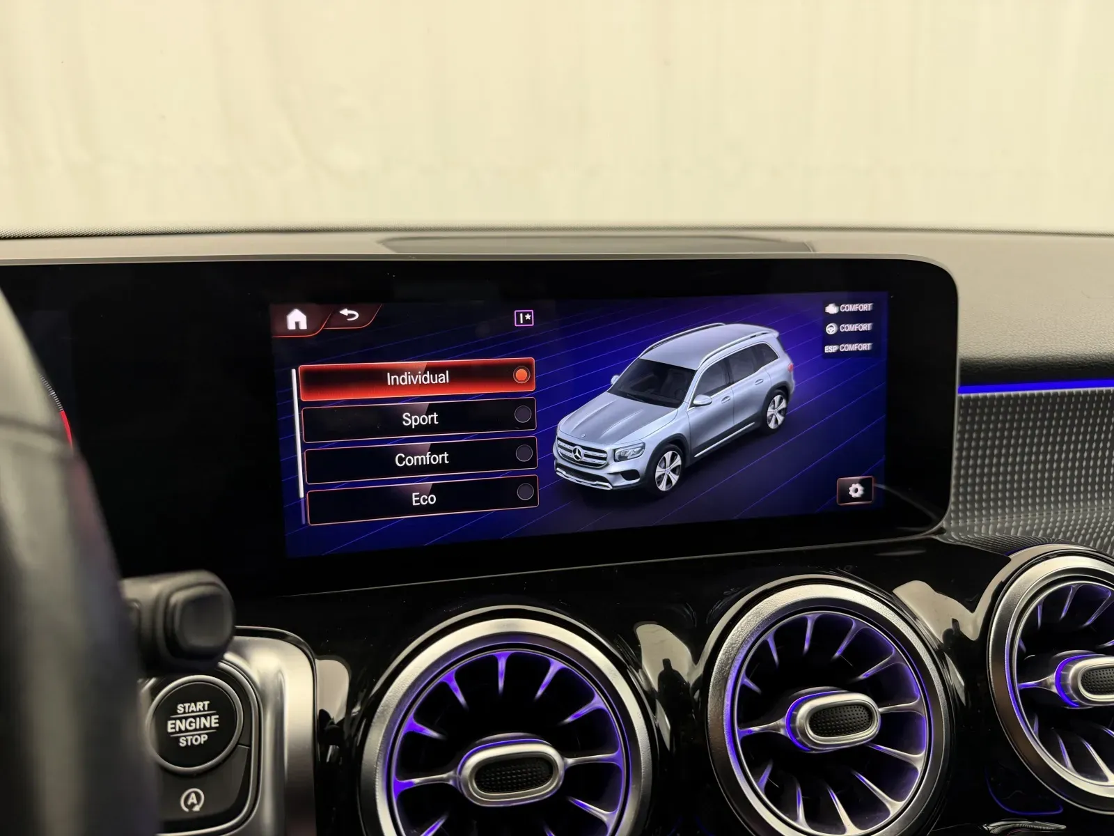 Mercedes-Benz GLB photo 19