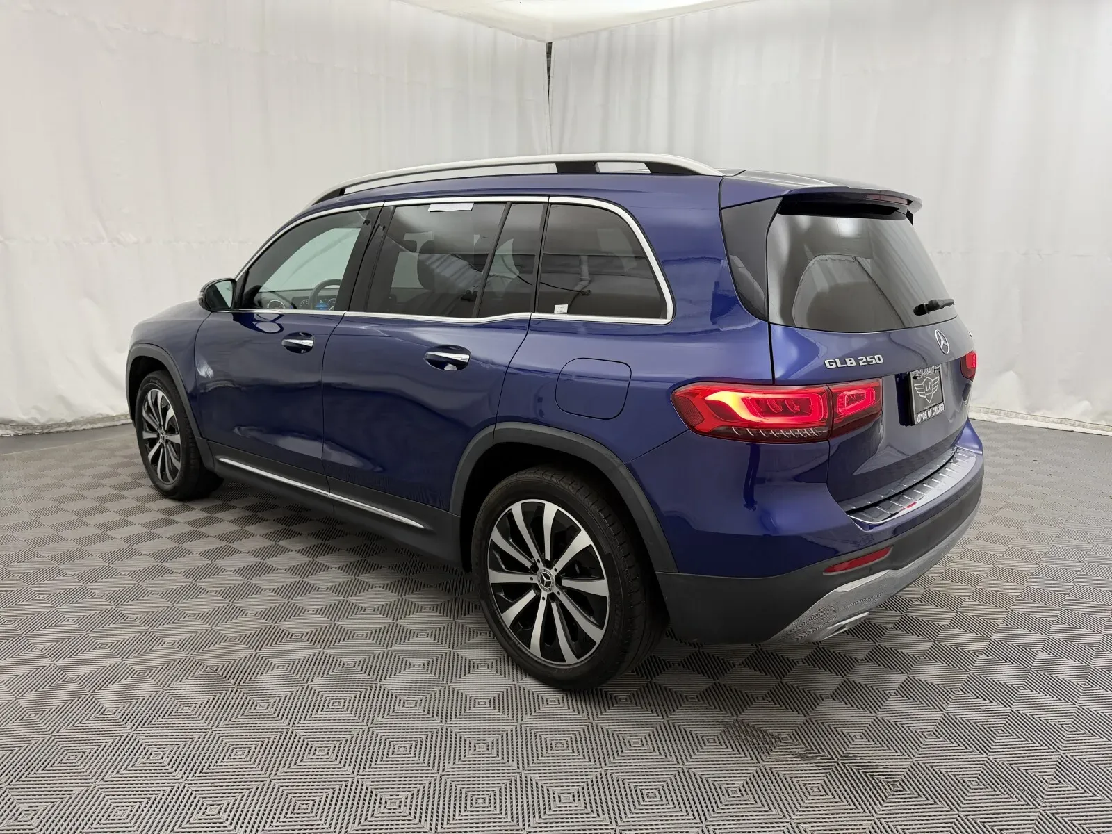 Mercedes-Benz GLB photo 7