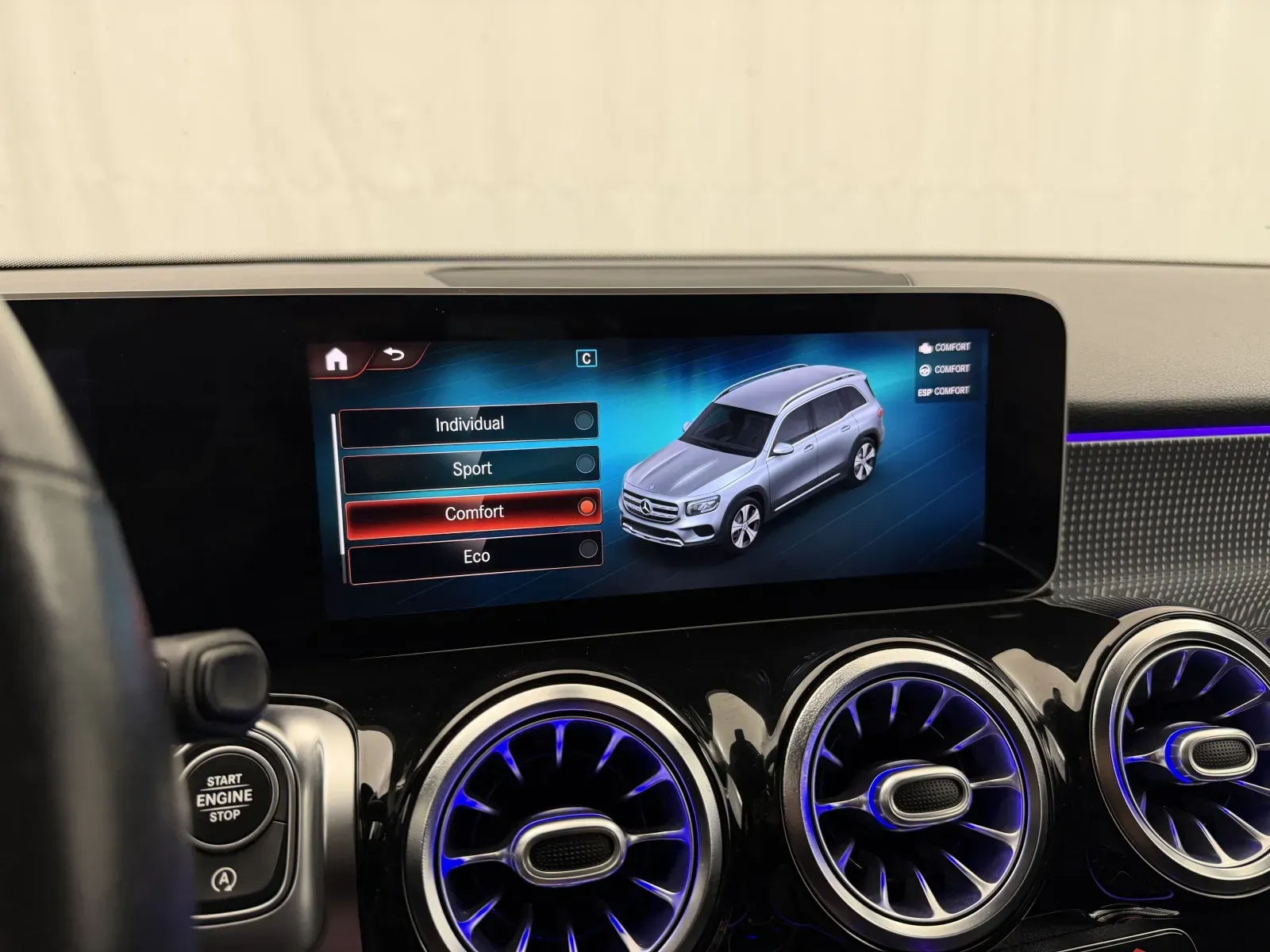 Mercedes-Benz GLB photo 21