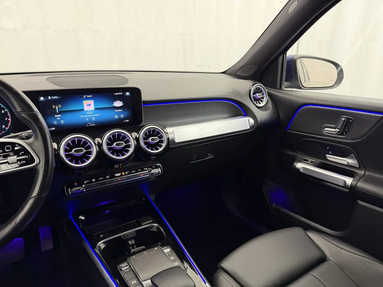 Mercedes-Benz GLB photo 18