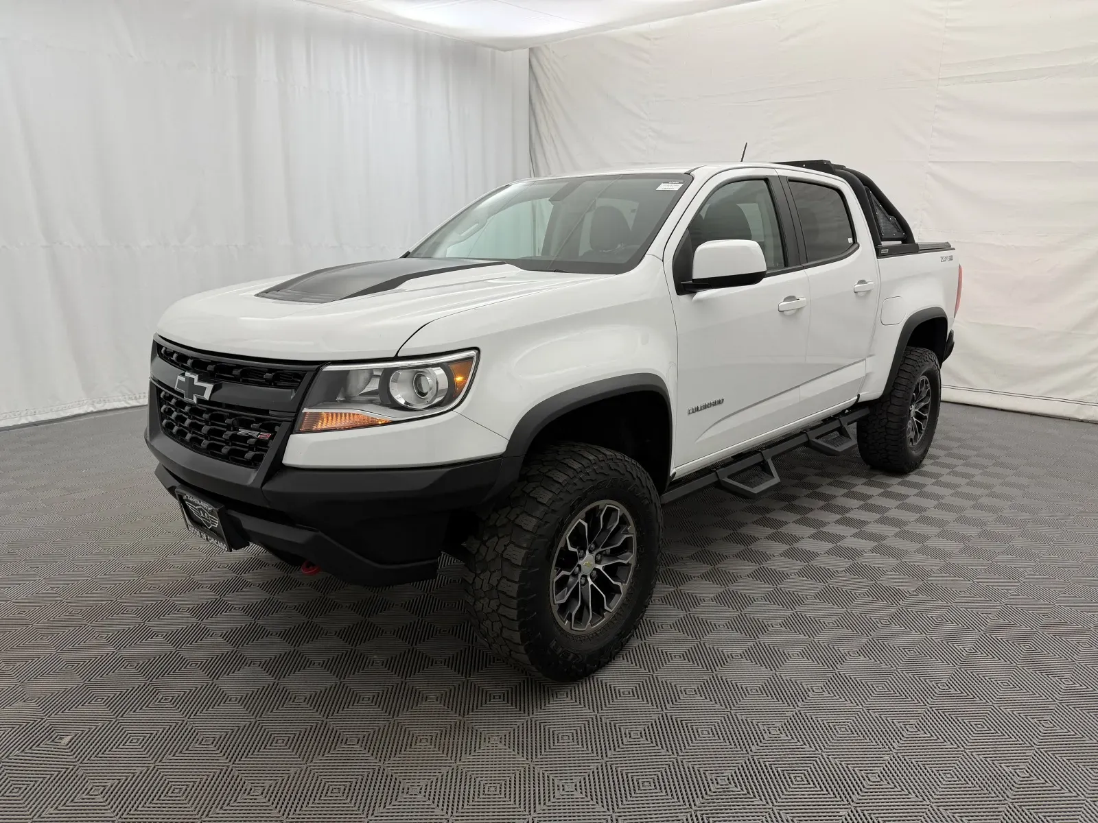 Chevrolet Colorado photo 2
