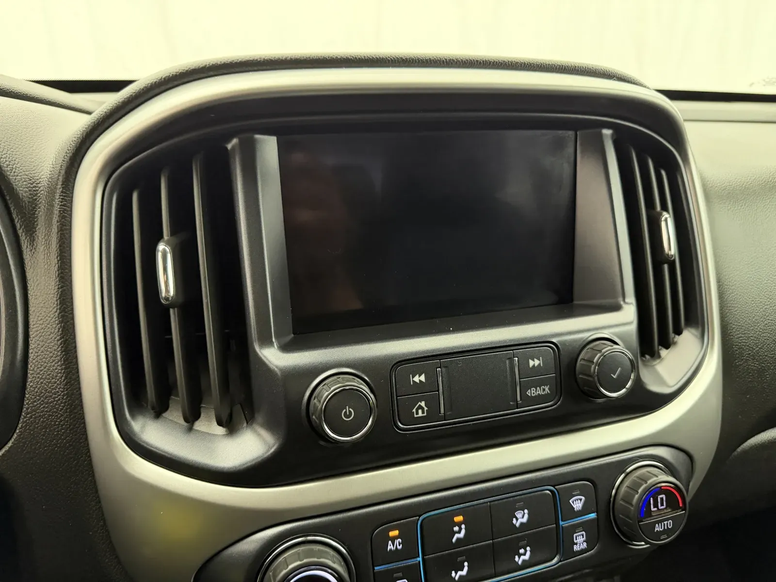 Chevrolet Colorado photo 21