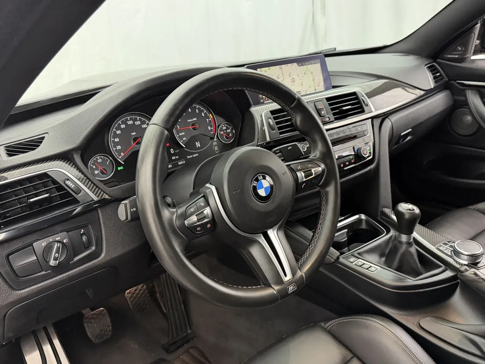 BMW M4 photo 7