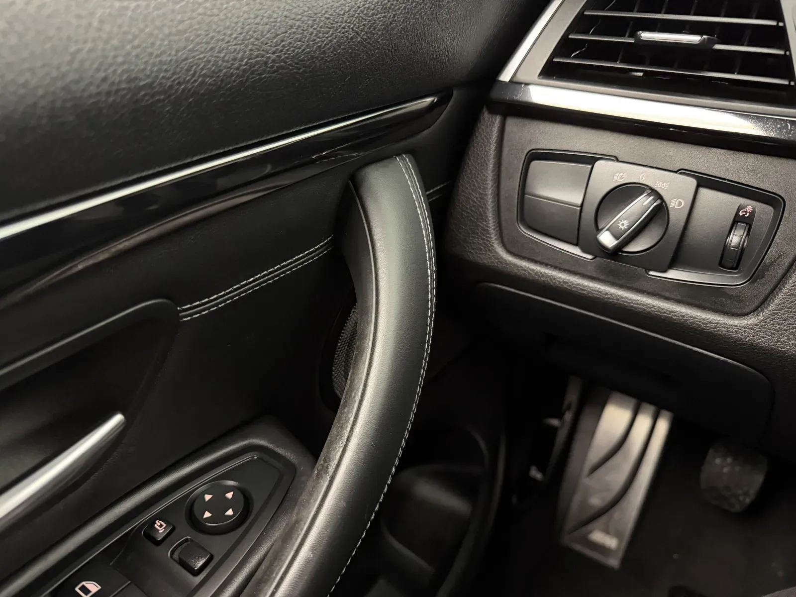 BMW M4 photo 15