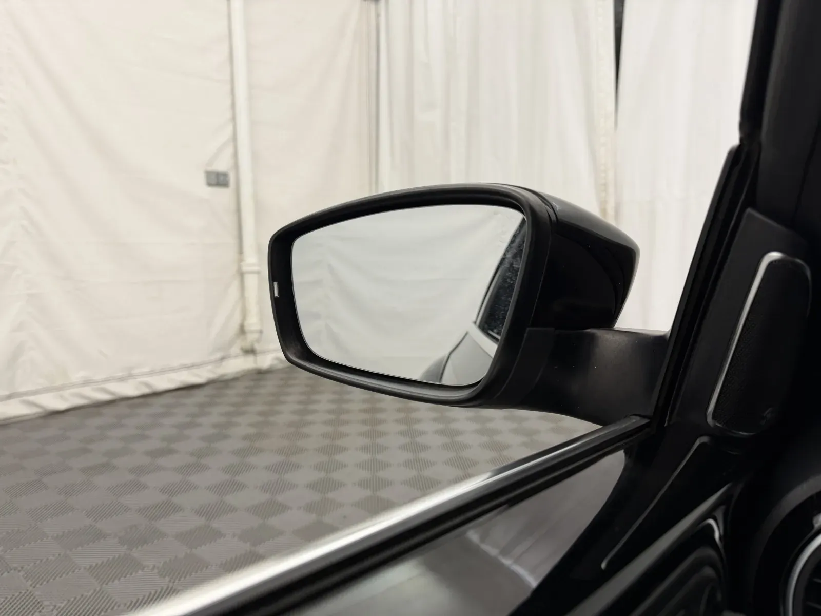 Volkswagen Beetle photo 9