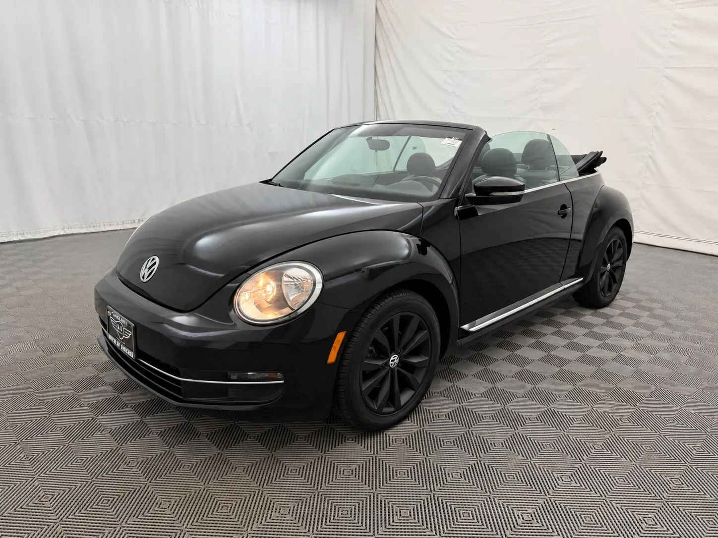 Volkswagen Beetle photo 2