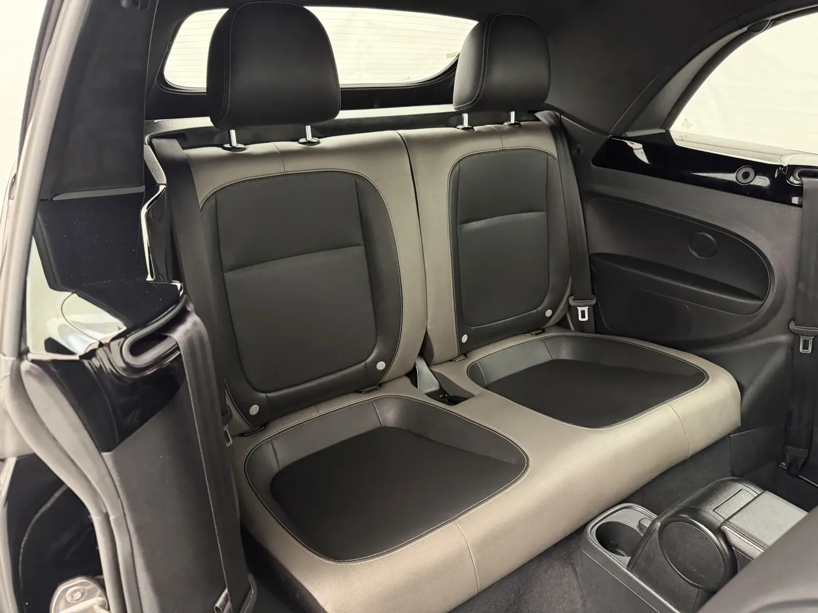 Volkswagen Beetle photo 16
