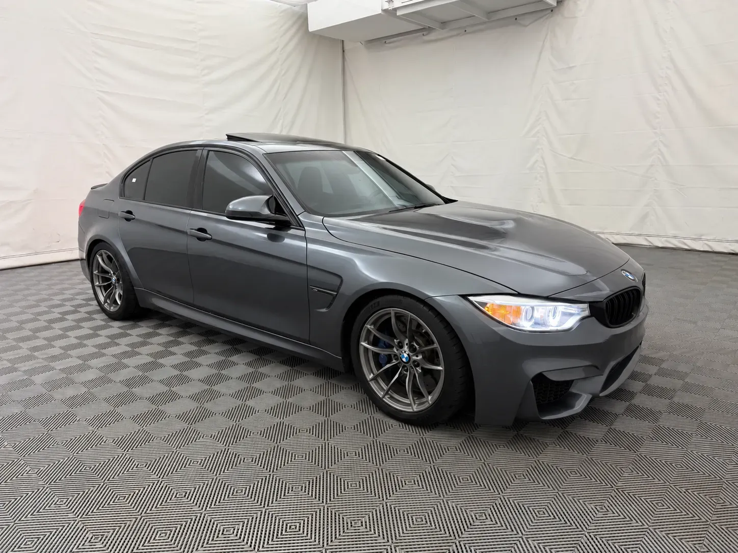 BMW M3 photo 4