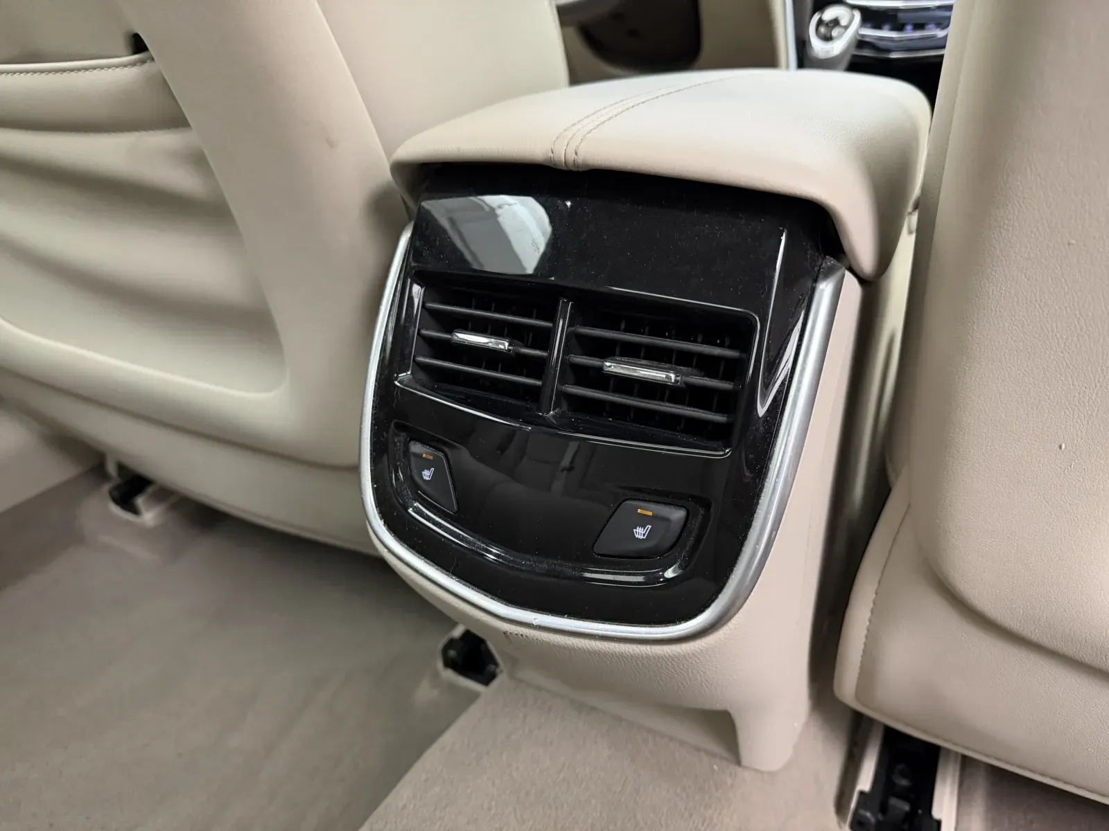 Cadillac XTS photo 21
