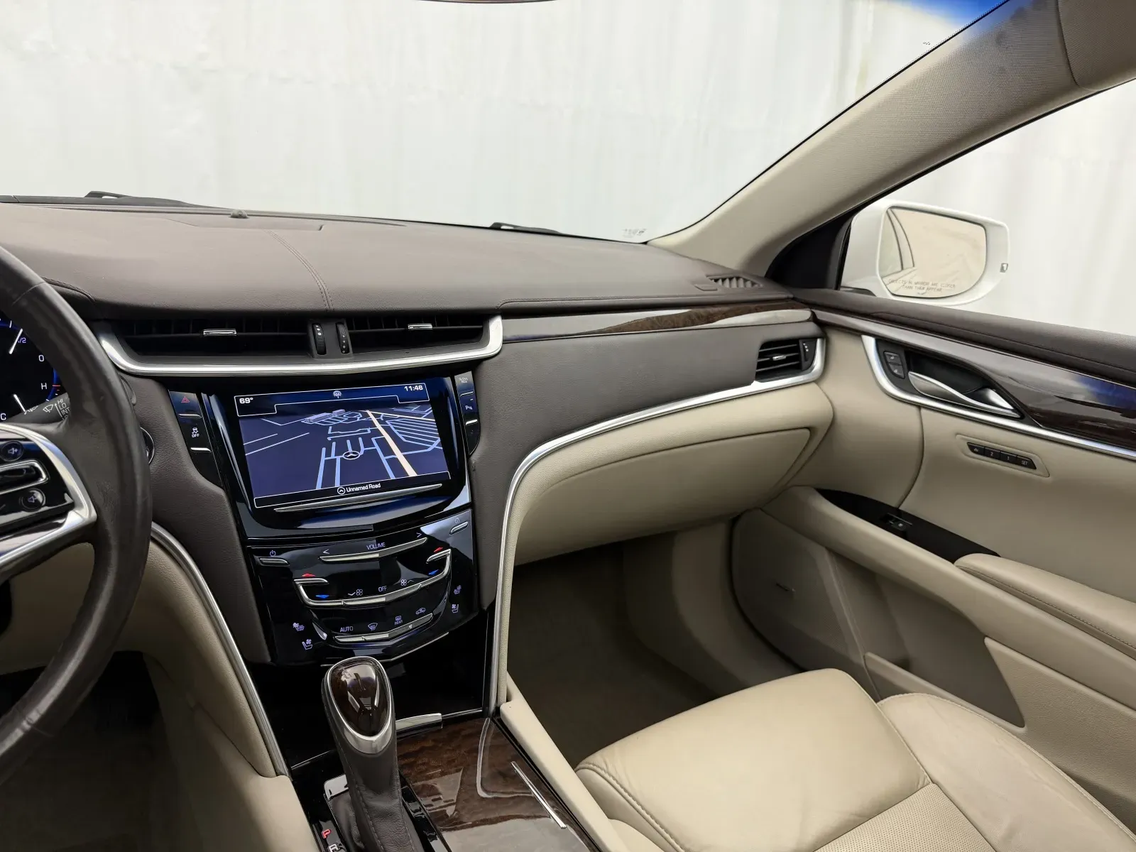 Cadillac XTS photo 12