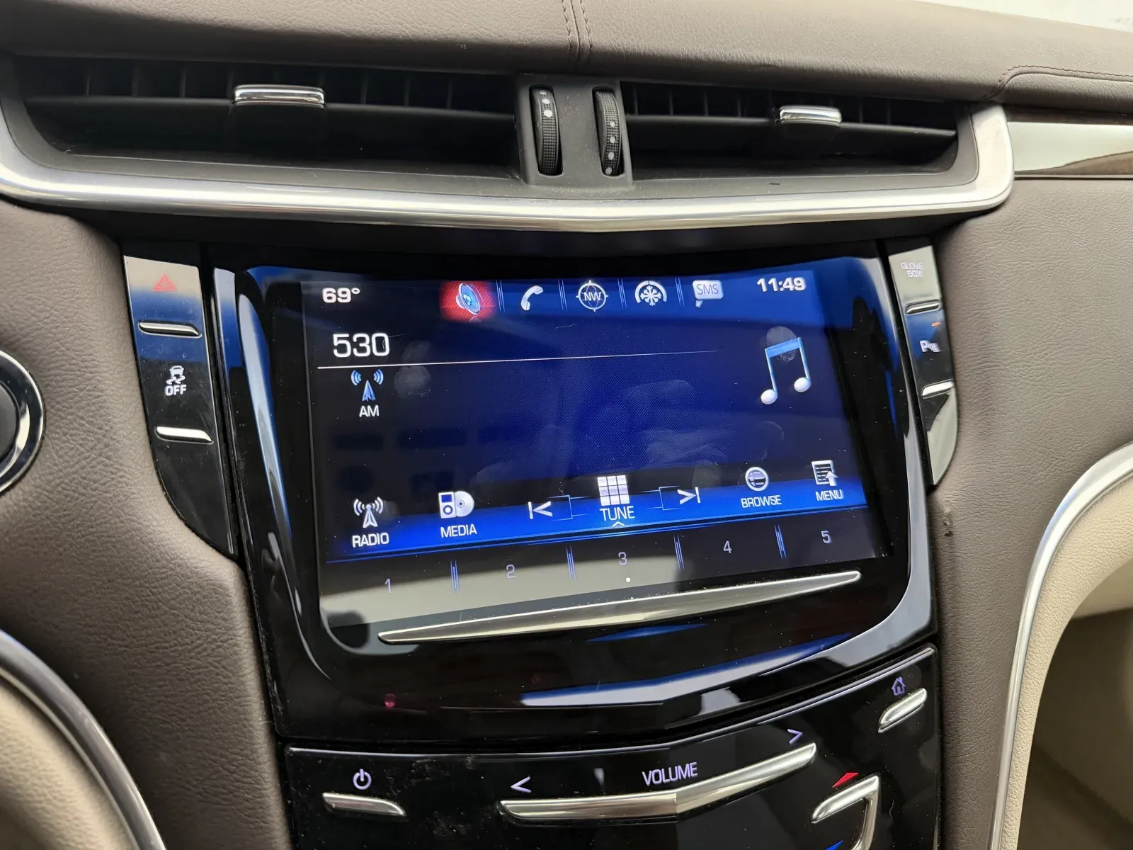 Cadillac XTS photo 14