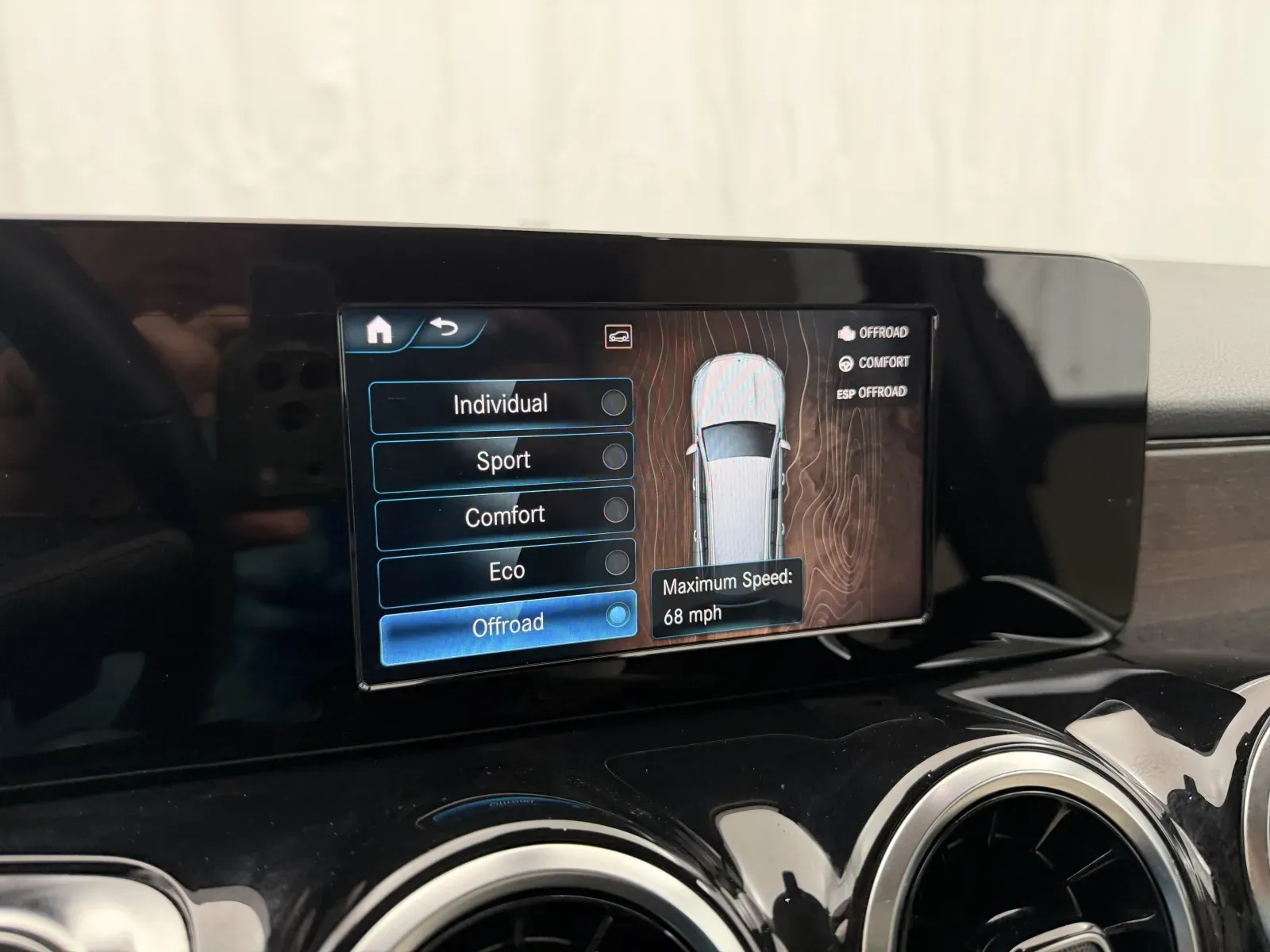 Mercedes-Benz GLB photo 19