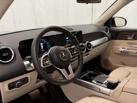 More photos of 2020 Mercedes-Benz GLB 250 at Autos of Chicago, IL