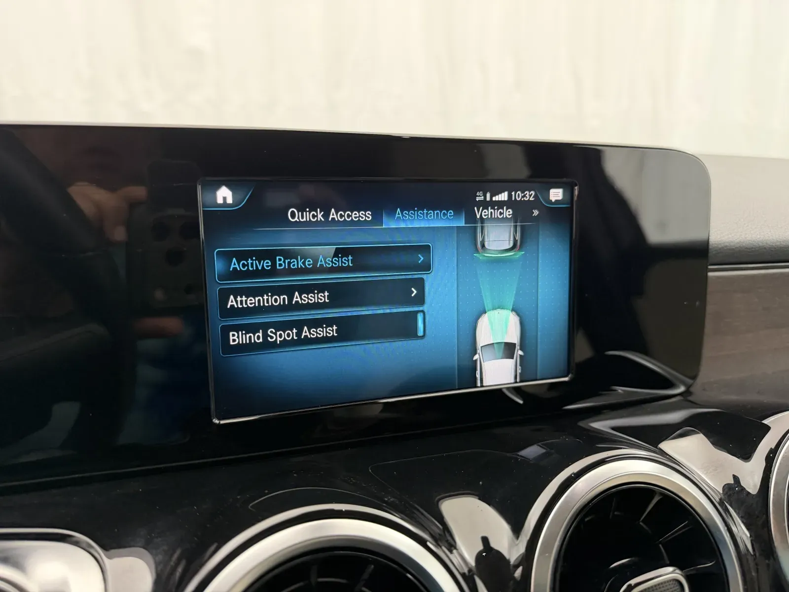 Mercedes-Benz GLB photo 22
