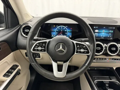 More photos of 2020 Mercedes-Benz GLB 250 at Autos of Chicago, IL