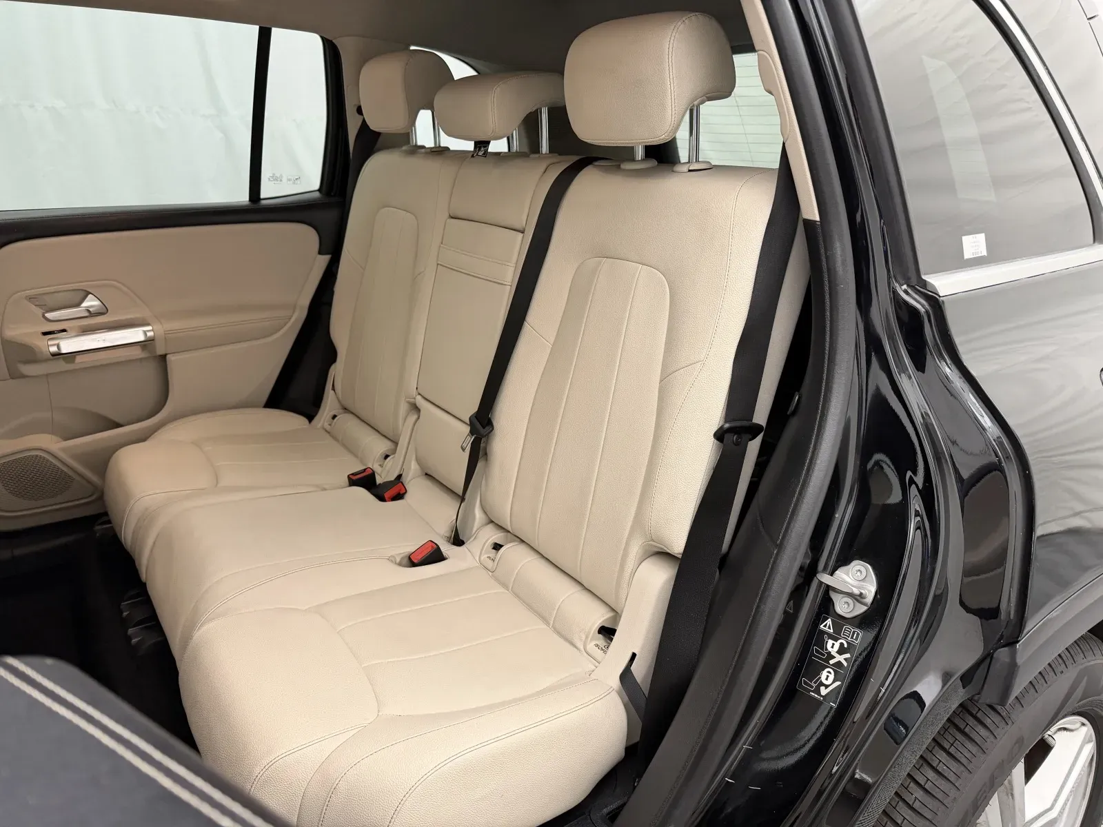 Mercedes-Benz GLB photo 27