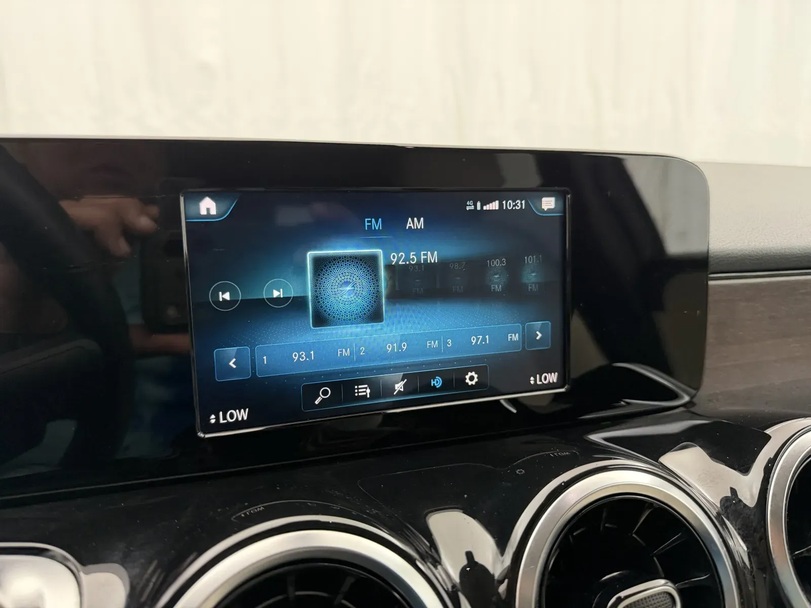Mercedes-Benz GLB photo 20