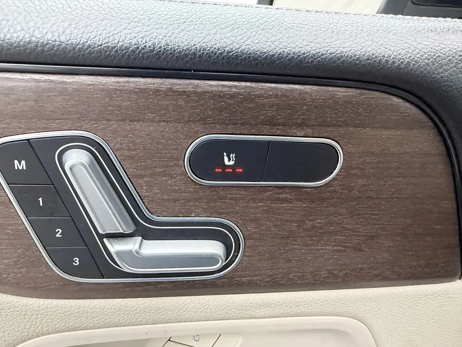 Mercedes-Benz GLB photo 10