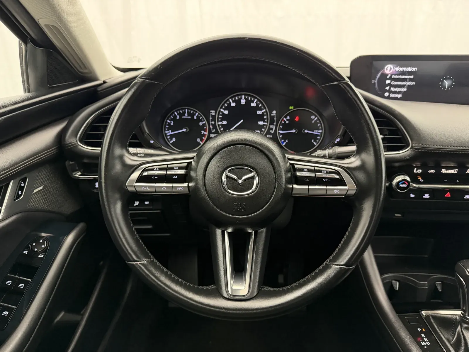 Mazda Mazda3 photo 12