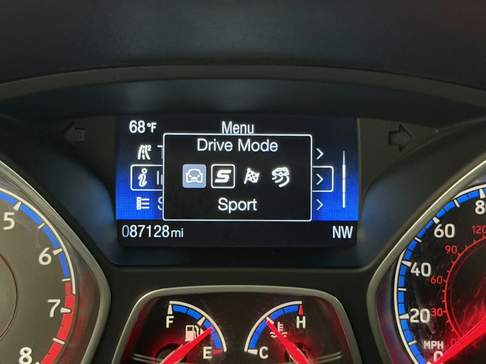 Ford Focus photo 8