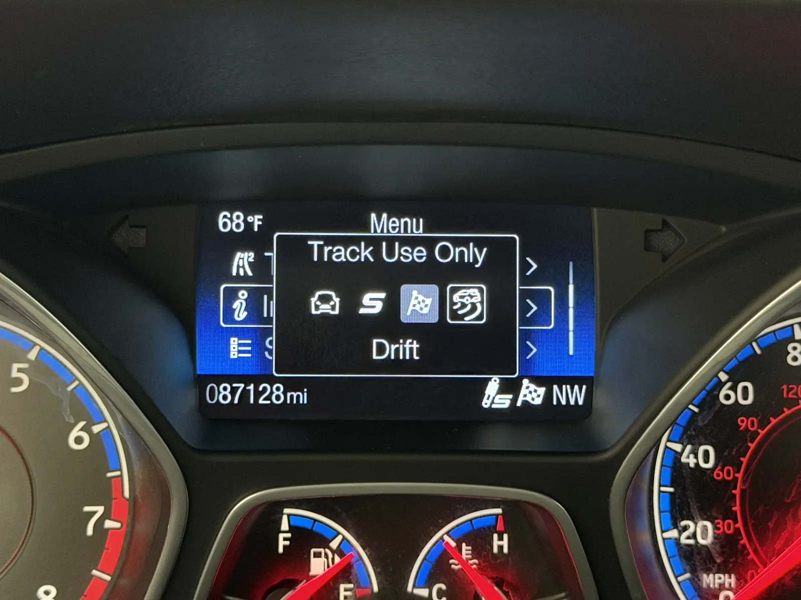 Ford Focus photo 10