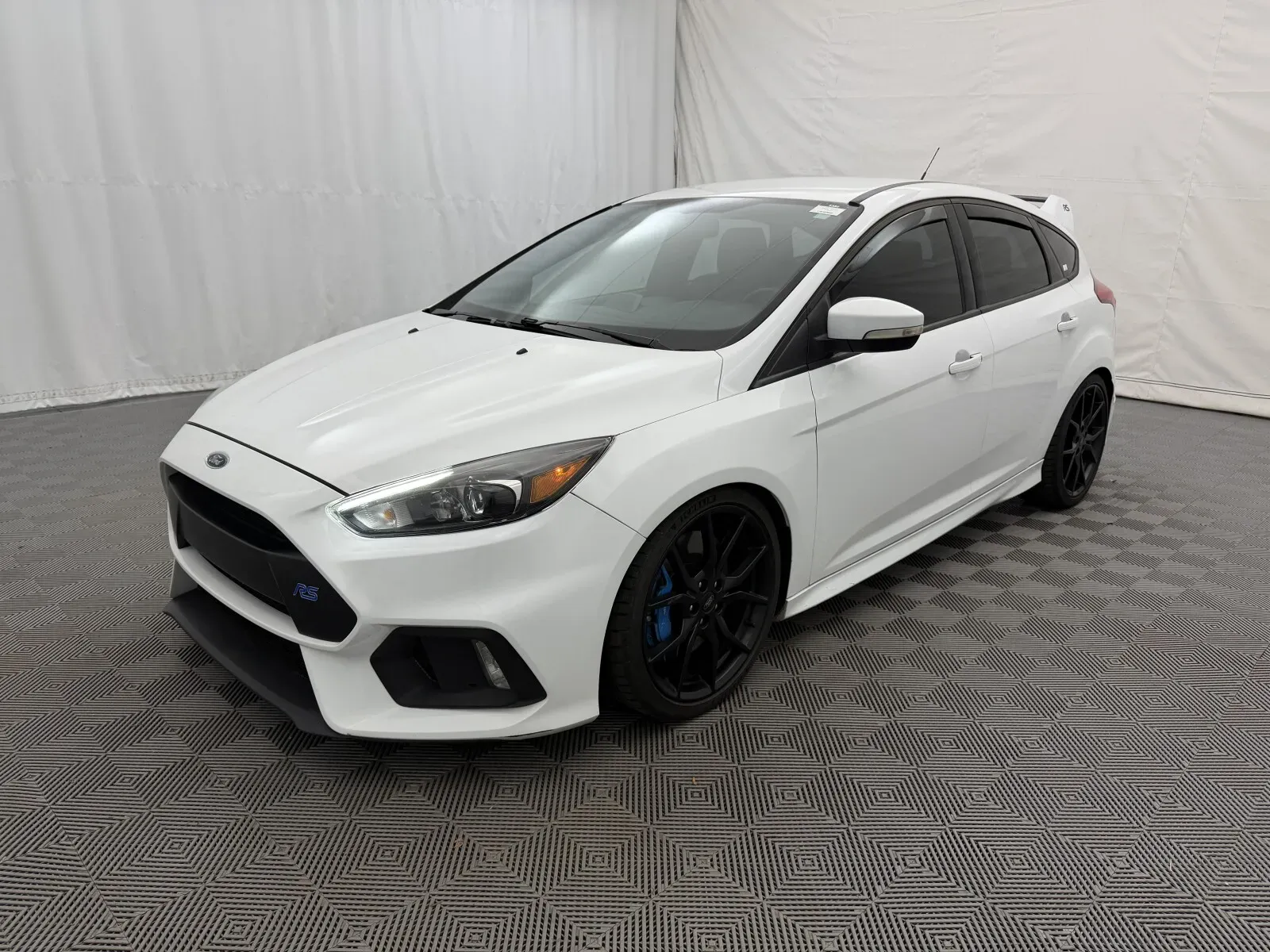 Ford Focus photo 2