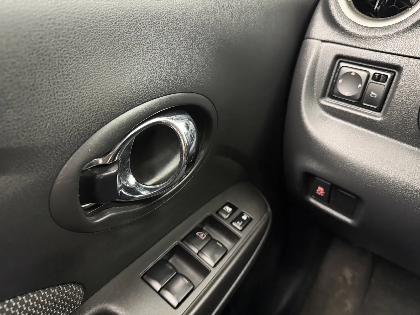 Nissan Versa photo 14