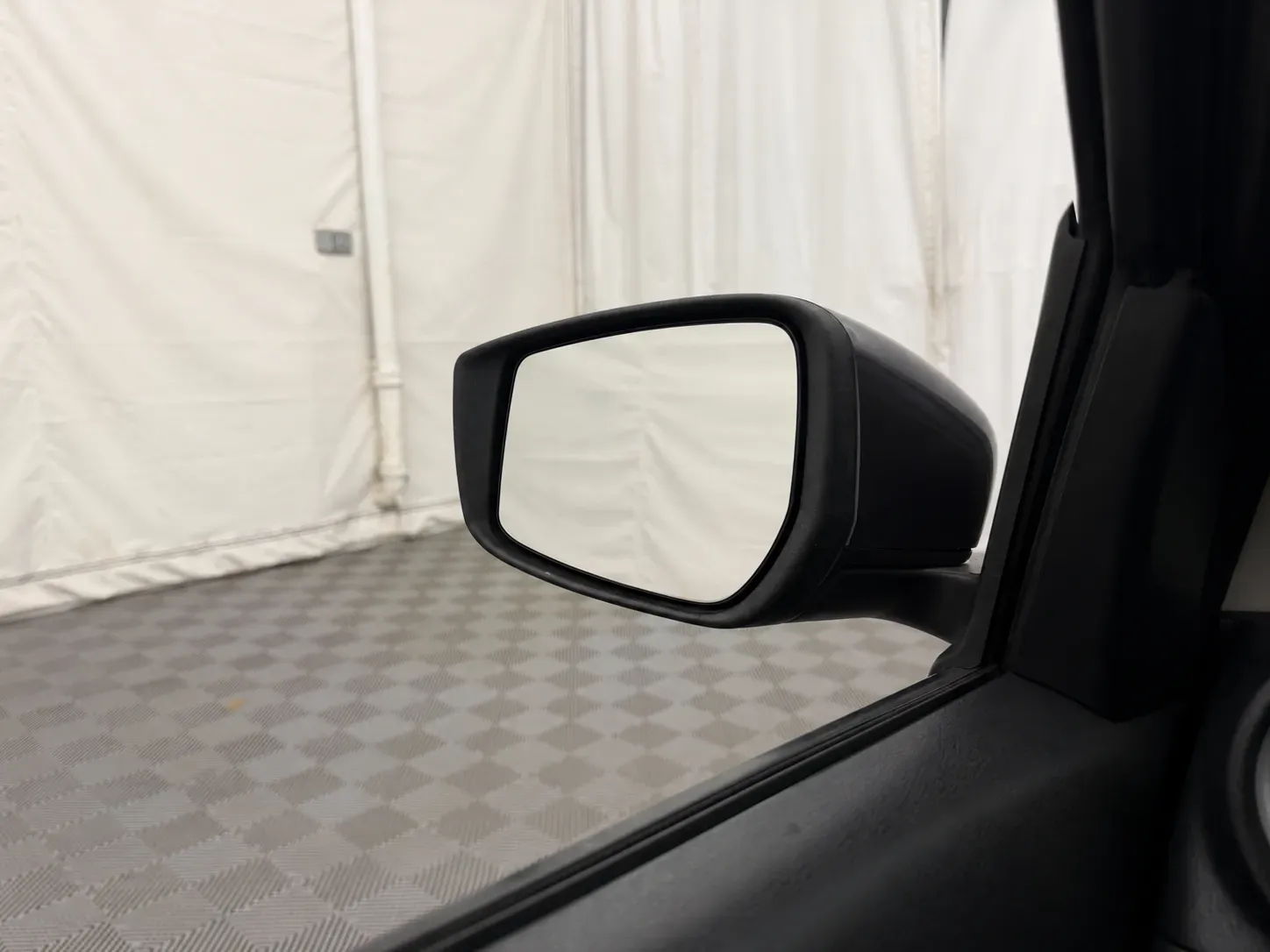 Nissan Versa photo 15