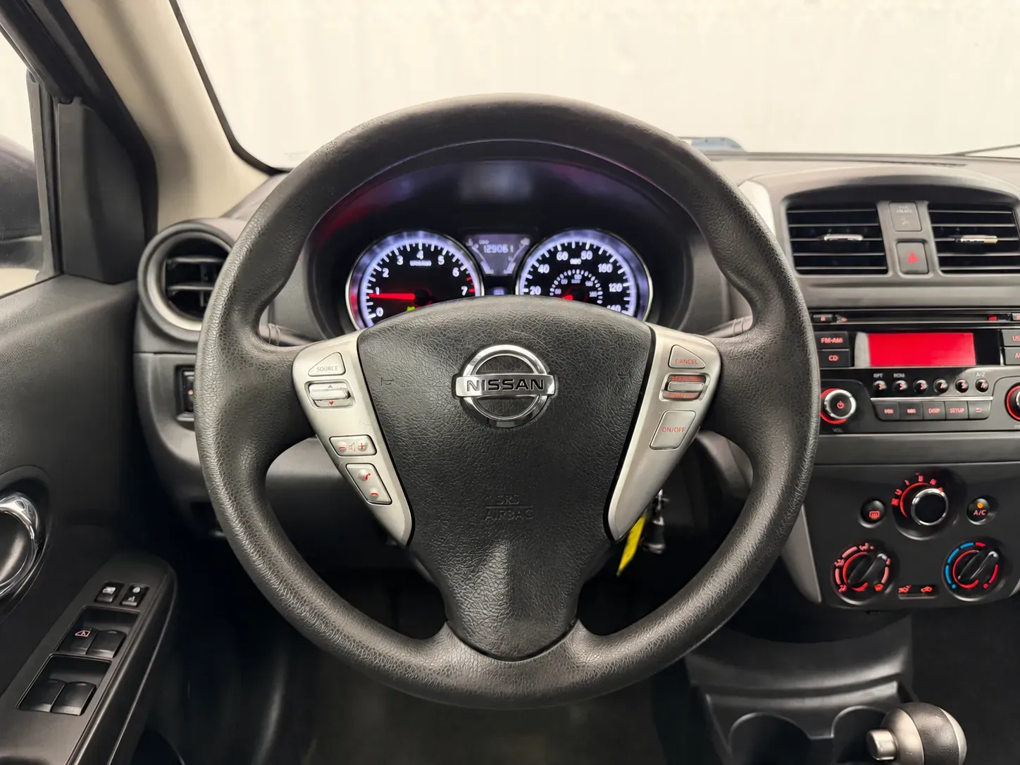 Nissan Versa photo 10