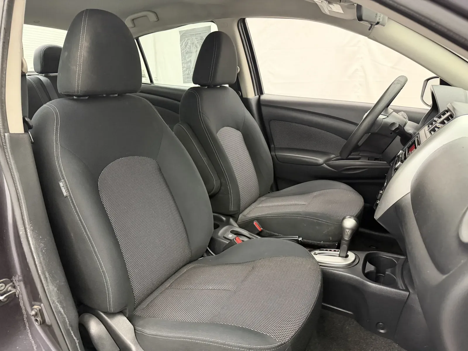 Nissan Versa photo 18